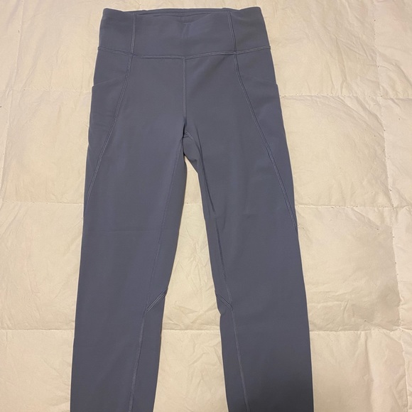Lululemon athletic cropped leggings with pockets - Picture 2 of 5